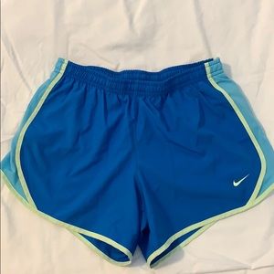 ⭐️Nike Girls Dry Tempo Running Shorts ⭐️